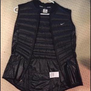 Nike women’s reflective running vest